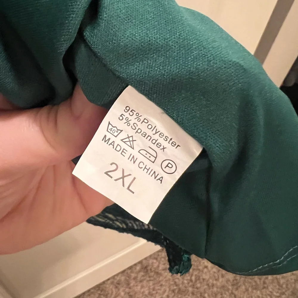 Green Sequin Tank Top - Picture 4 of 5